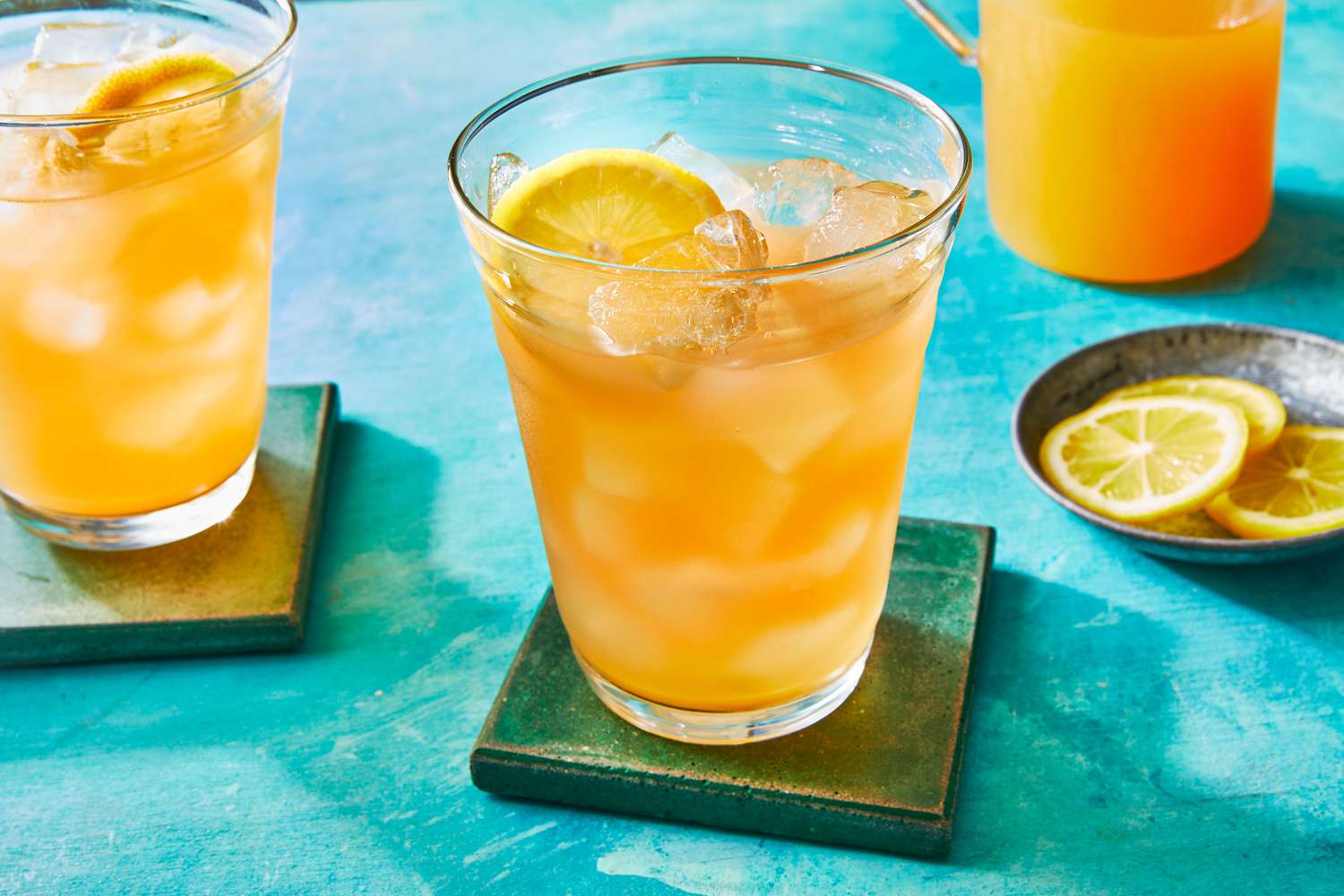 How To Throw A Kentucky Derby-Style Cocktail Night At Home