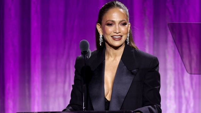 Postpartum Body Confidence Like Rihanna: What Malaysian Mums Can Learn from Her Mumbai Looks