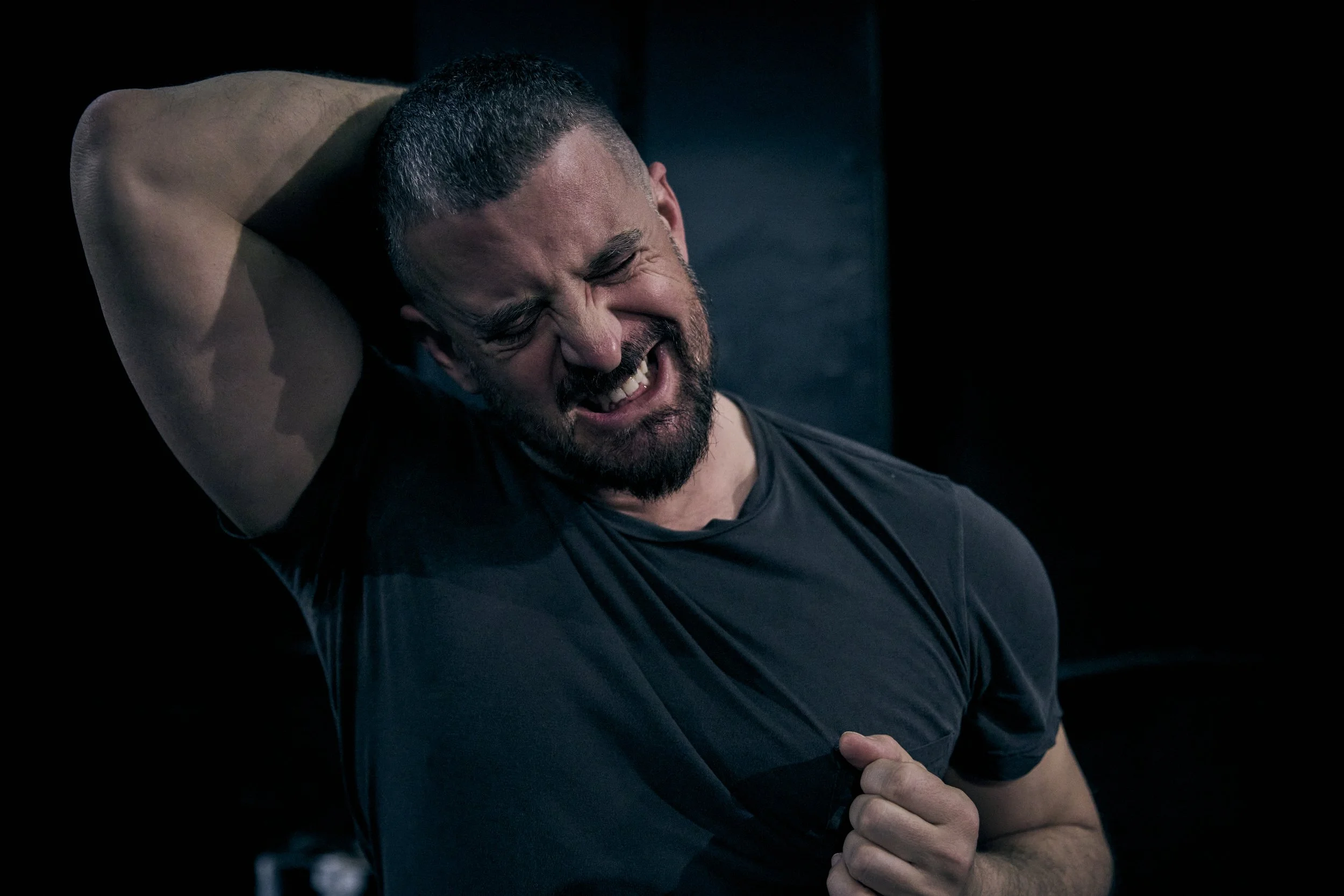 From Freud to Fire: How ‘Darkly Comic’ and Intimate Shows Are Changing the Theatre Experience
