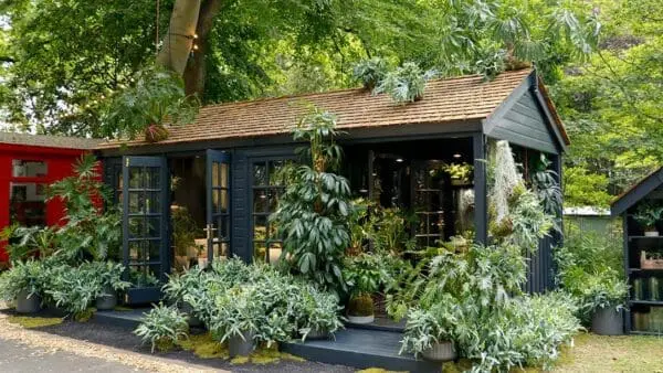 From Condo Balcony to Backyard Corner: Easy Lantern and Light Ideas for a Cozy Outdoor Nook