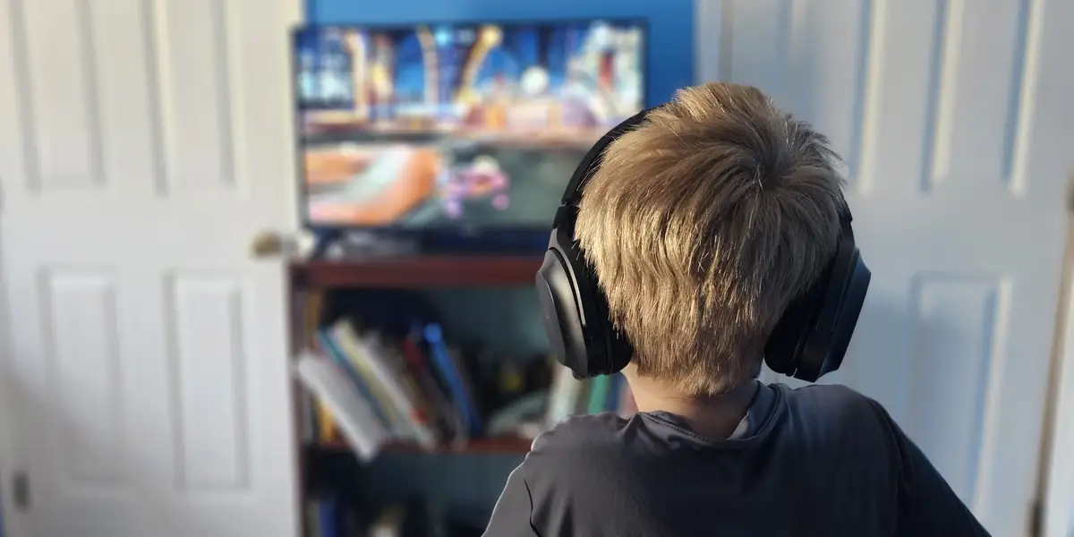Robux, Skins and Allowance Money: Turning Gaming Spend into Real-World Money Lessons for Kids