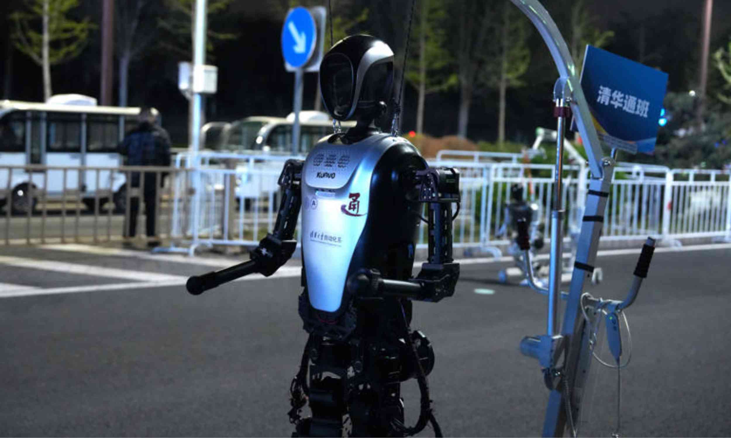 A Humanoid Robot Just Ran a Half Marathon in Under 51 Minutes – Here’s Why It Matters for Real‑World Robots
