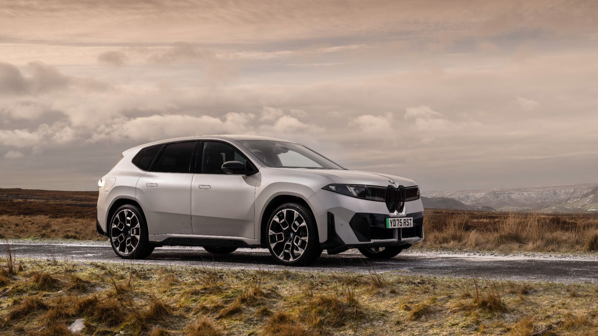 Shopping for a Family Gas Car? How New SUVs Stack Up Against Each Other (and Against EV Rivals)