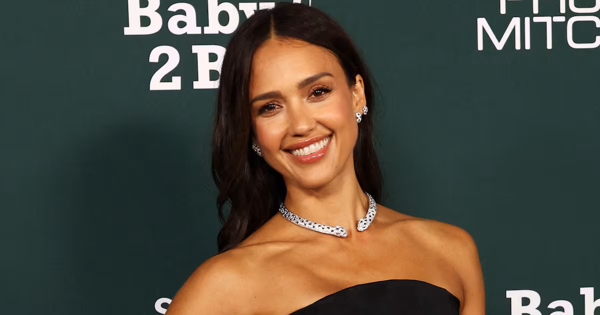 Mastering Waterfall Waves: The Soft-Glam Hairstyle Everyone’s Talking About