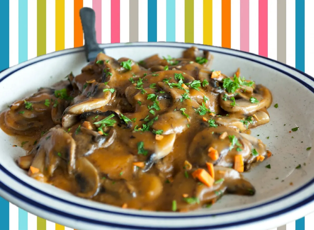 From Hot Pastrami to Chicken Marsala: Chain Restaurant Dishes Americans Swear By (And What Malaysians Can Learn)