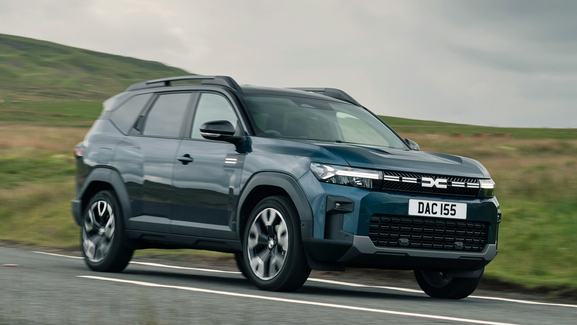Shopping for a Family Gas Car? How New SUVs Stack Up Against Each Other (and Against EV Rivals)