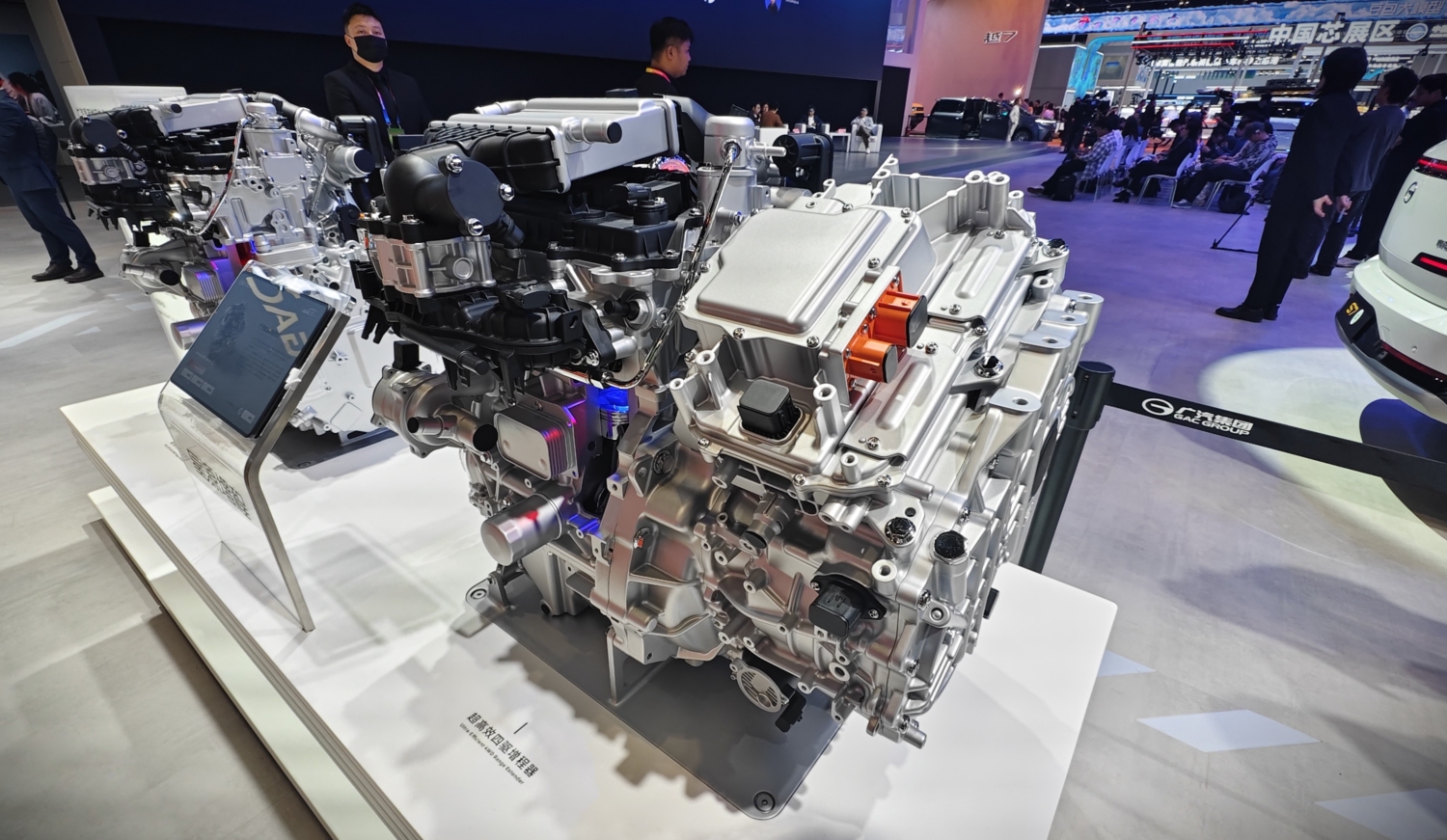 Why China’s Car Giants Are Backing Hybrids Again – And What It Means for the Future of EV Tech