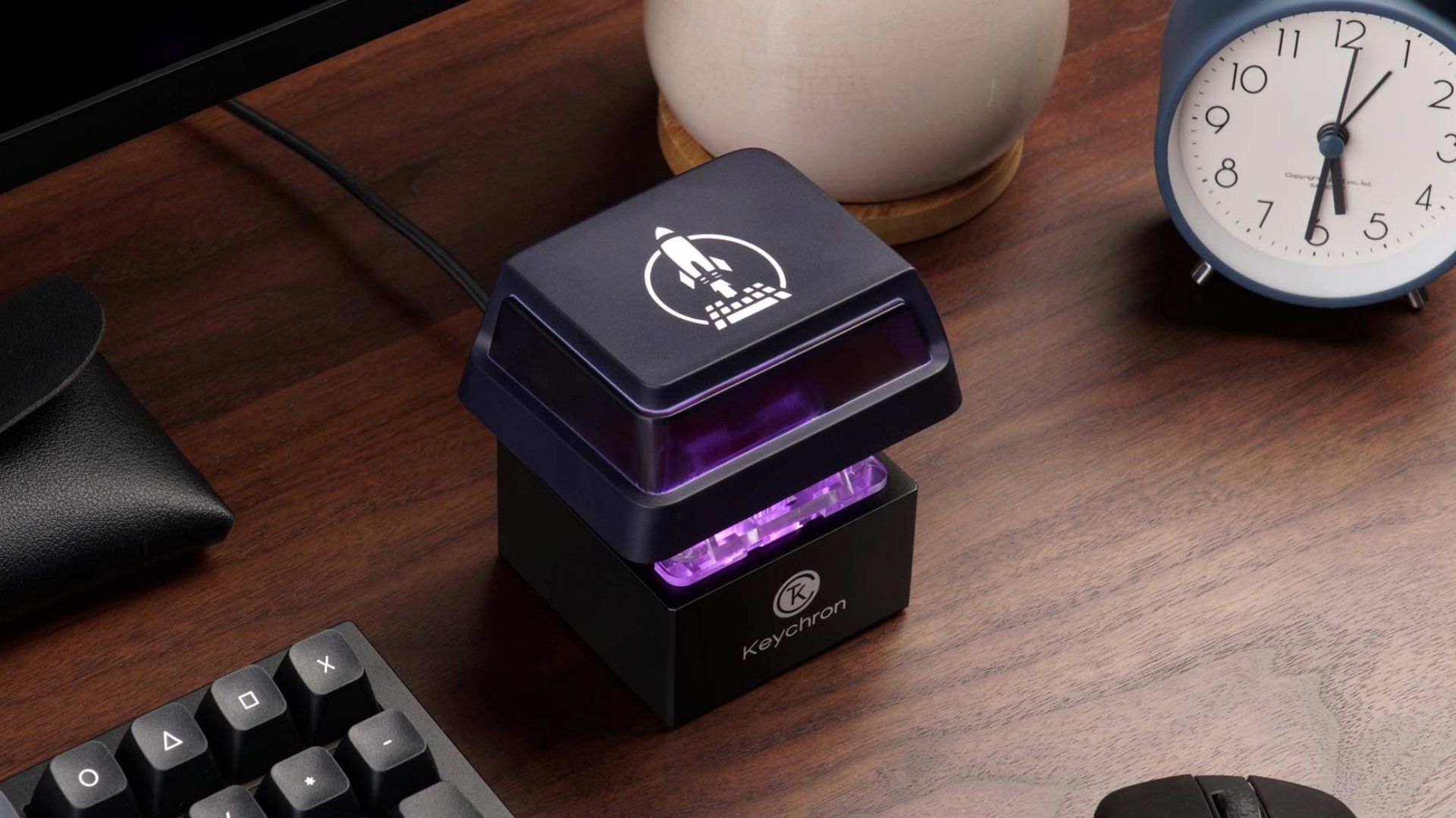 Touchscreens on Mice, Magnetic Cases and One-Key Boards: Are 2026’s Wild Gaming Accessories Worth Your Money?