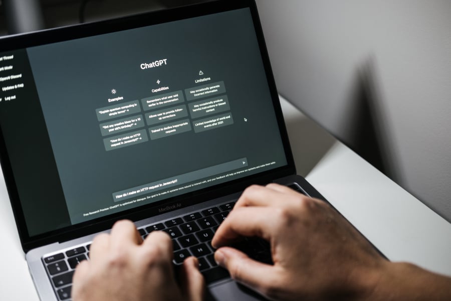 ChatGPT vs Claude vs Gemini: The AI Writing Tools Cheat Sheet for Creators and Marketers
