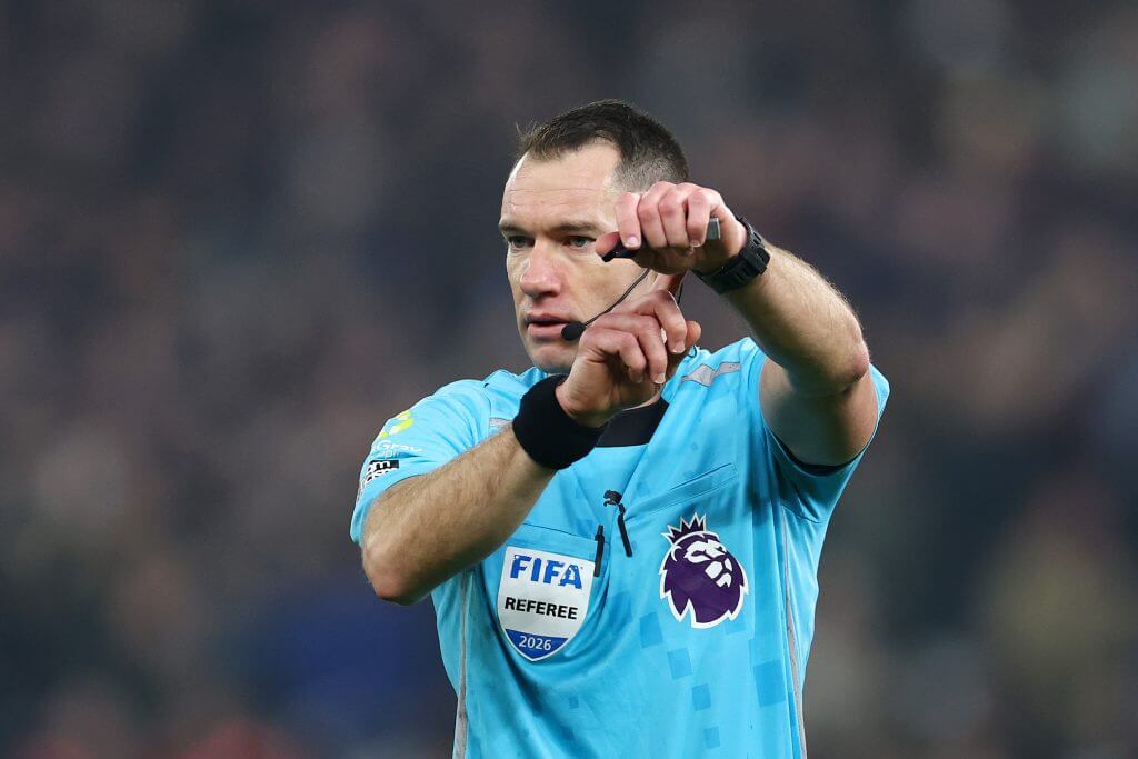Goalkeeper Injuries and ‘Play On’: Why Stoppages Are Suddenly the Premier League’s Hottest Debate