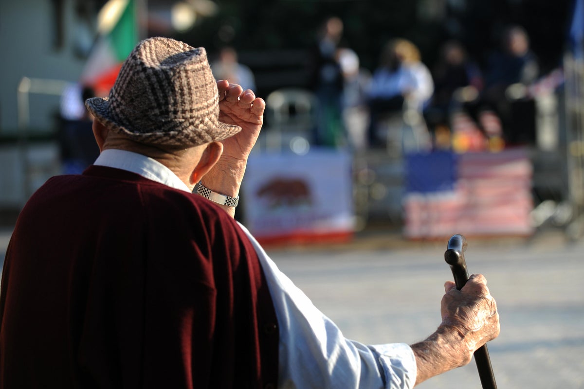 Want to Live Past 90? What Centenarians’ Children Eat (and Avoid) That Most of Us Don’t