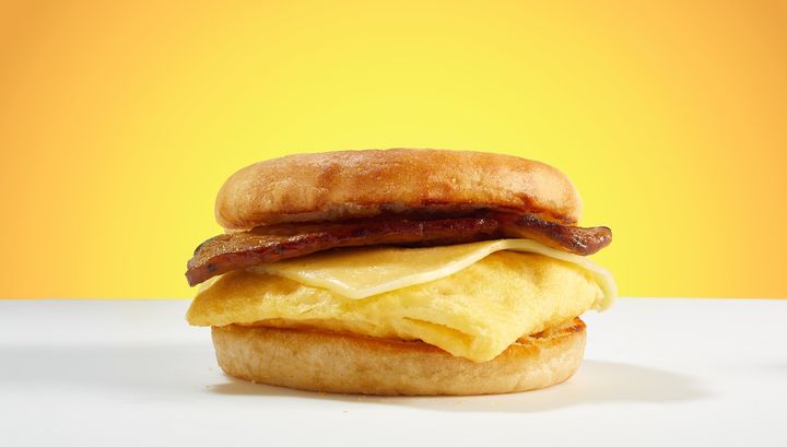 Vegan Breakfast at Fast-Food Chains: What You Can Actually Order (Plus Easy DIY Swaps at Home)
