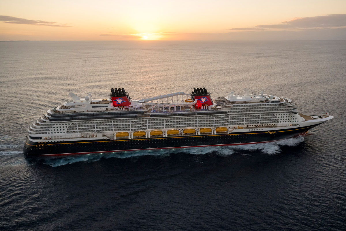 Last‑Minute Disney Cruise Deals: How to Save Big on Family Sailings This Season