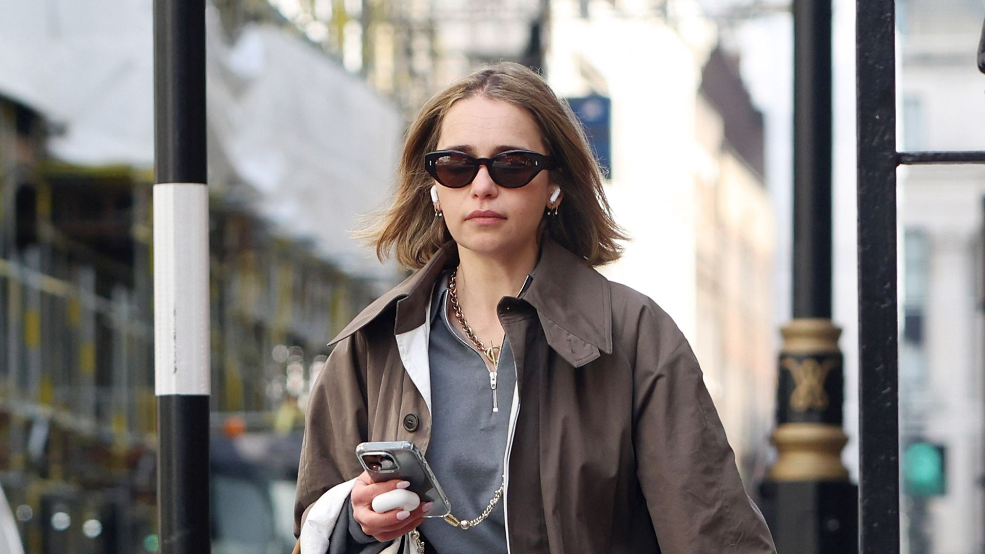 Forget Chunky Sneakers and Statement Rings: The ‘Quiet Cool’ Jewellery and Trainer Trend Taking Over Outfits