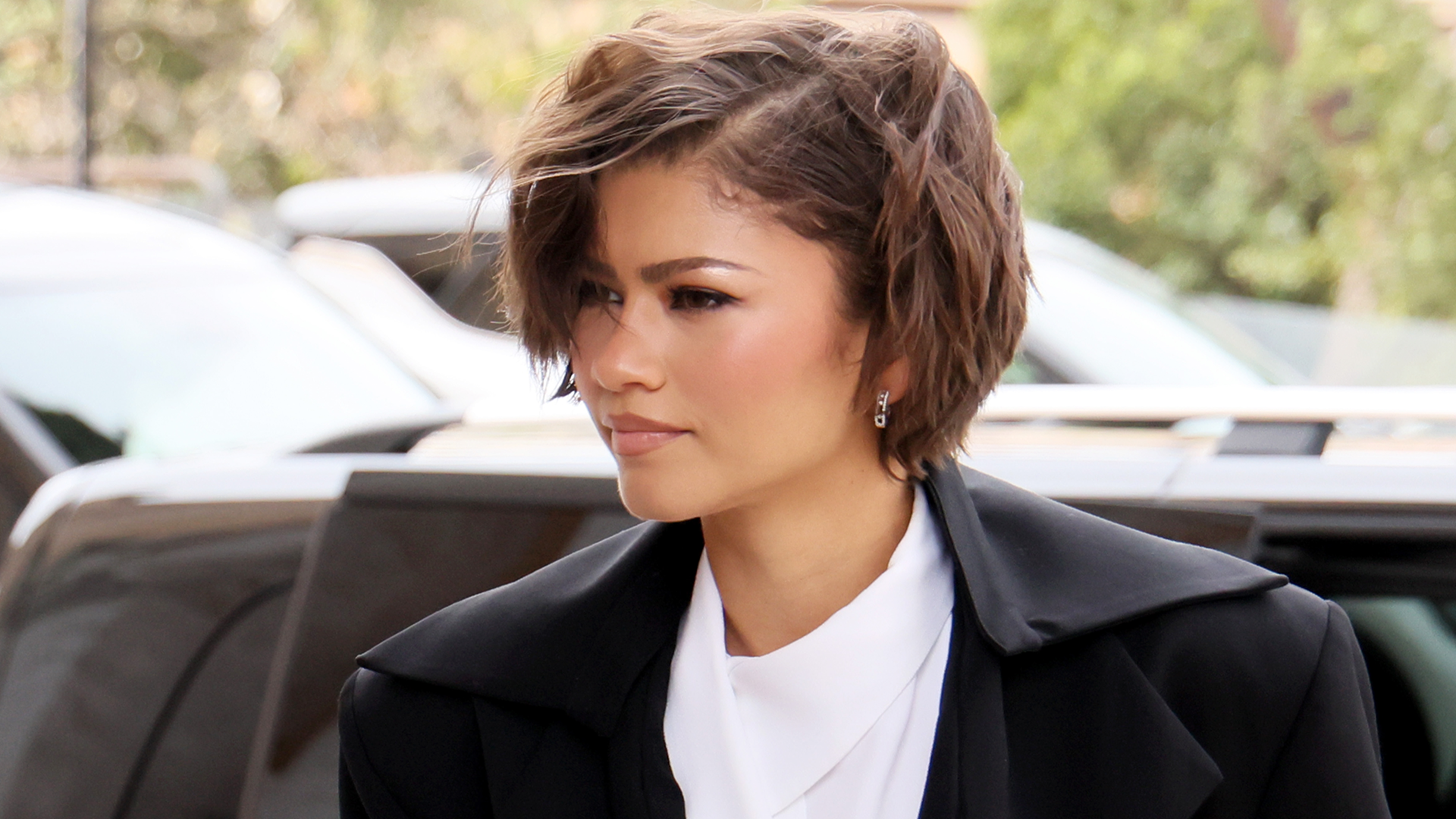 Flip-Flops, But Make It Luxe: How Zendaya and Kylie Are Turning the Humble Selipar Into an It-Girl Fashion Statement