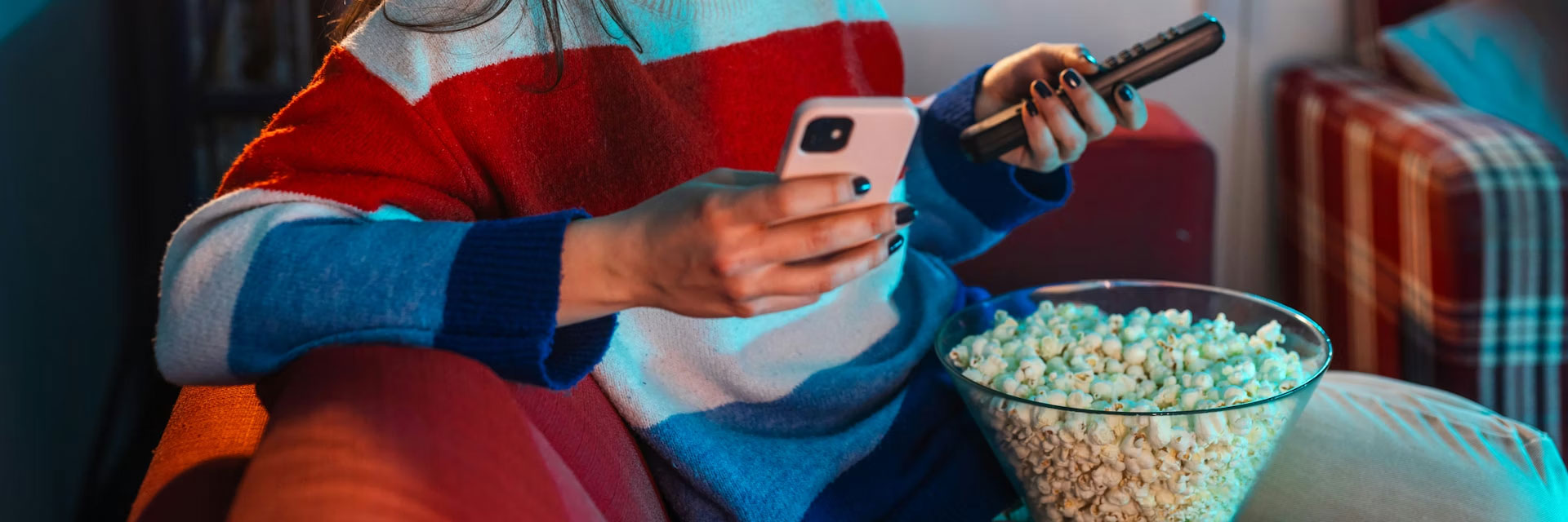 Bingeing Phones to ‘Unwind’ Might Be Making You Anxious: Healthier Ways to Truly Switch Off After Work