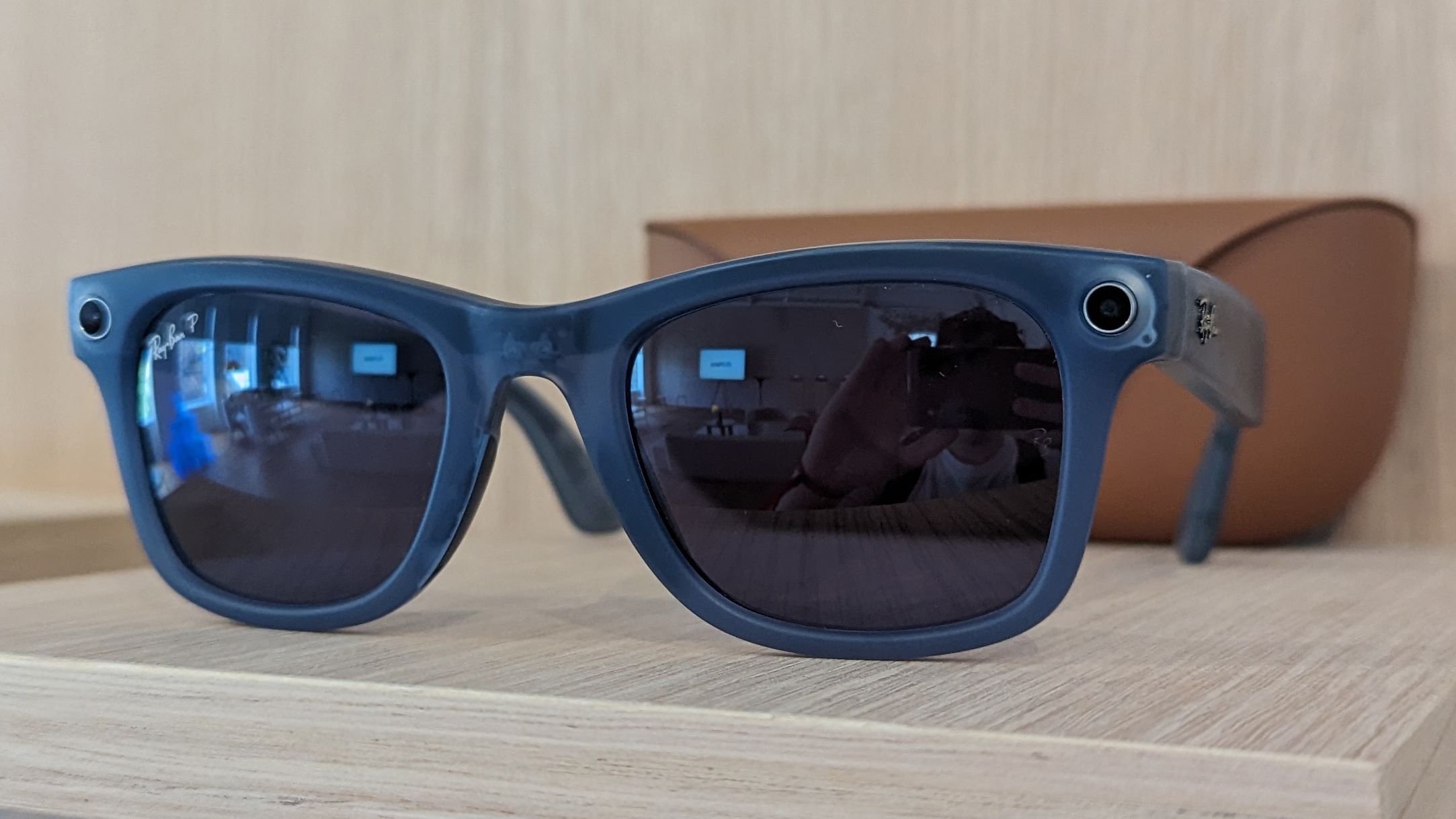 Samsung’s Two-Pronged Smart Glasses Plan: Everyday AI Specs Now, Full AR HUD Later