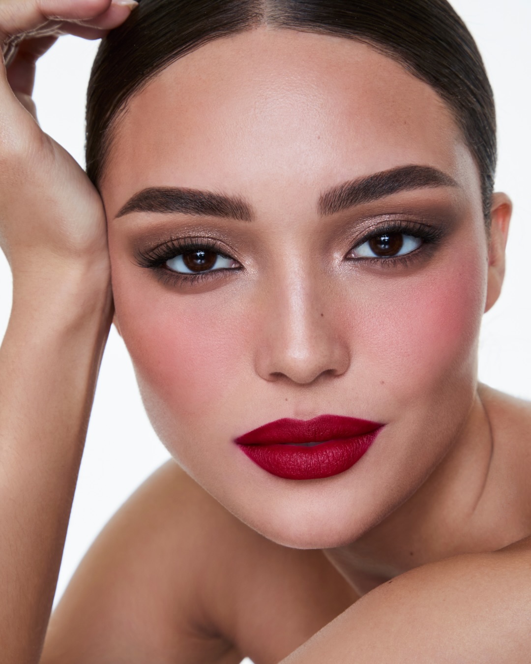 From ‘Clean Girl’ to Full Glam: Why Bold Expression Makeup Is Making a Big Comeback