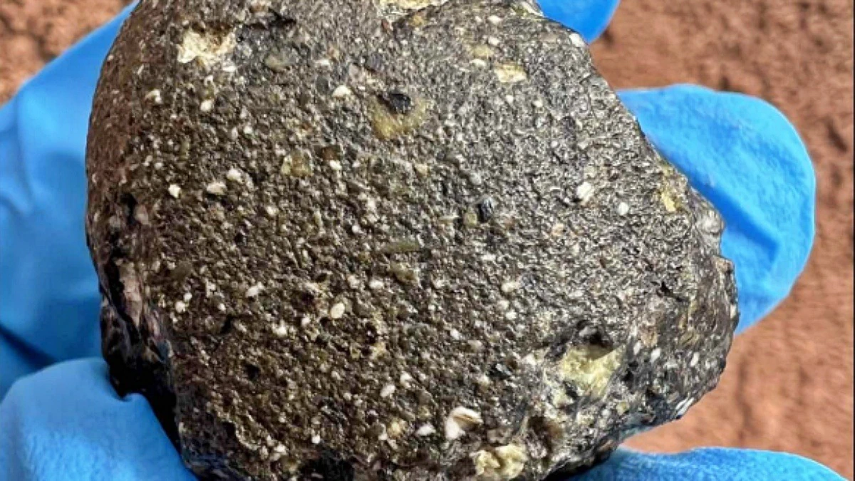 Scientists Just Found an ‘Alien’ Glowing Crystal in a Lunar Meteorite — Straight Out of a Ridley Scott Moon Colony