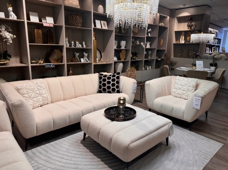 From ‘Anti-Perfect’ Rooms to ‘Butter Moms’: Why Messy, Lived‑In Interiors Are the New Flex