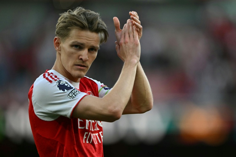 Arsenal Back on Top: Set-Piece Genius, a Brutal Run-In and a Title Race Keeping Malaysians Awake