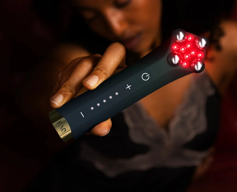 Red Light Therapy Wands for Oily, Acne‑Prone Skin: Hype or a Smart At‑Home Upgrade?