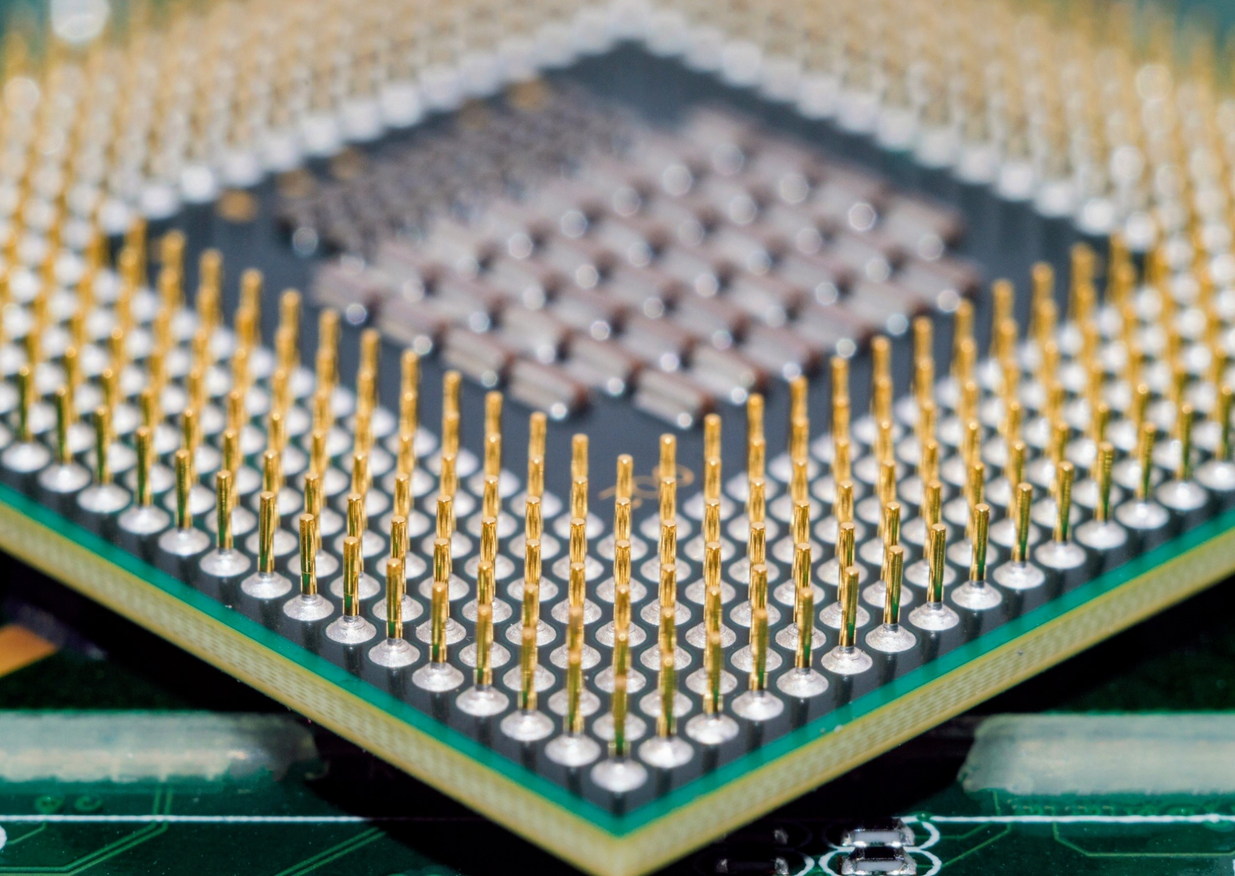 Your Phone’s Chip Could Fail From a Single Quantum Glitch – Inside the New Theory of Microchip Damage