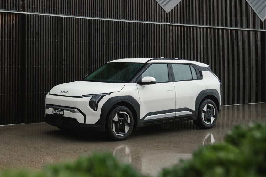 Kia EV3 vs EV4 vs EV5 vs EV6 vs EV9: Which Electric Kia Actually Fits Your Life and Budget?