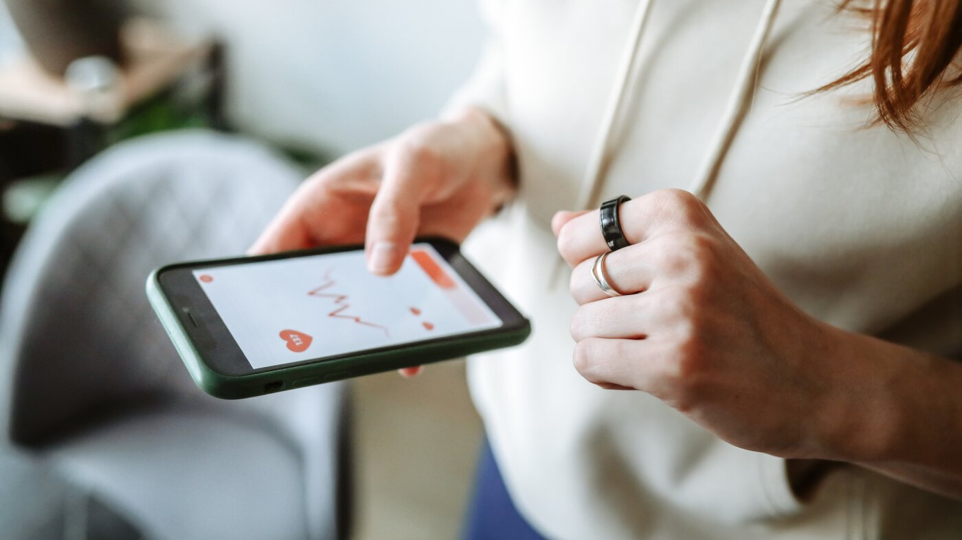 Your Smartwatch Isn’t a Doctor: How to Use Wearable Health Data Safely