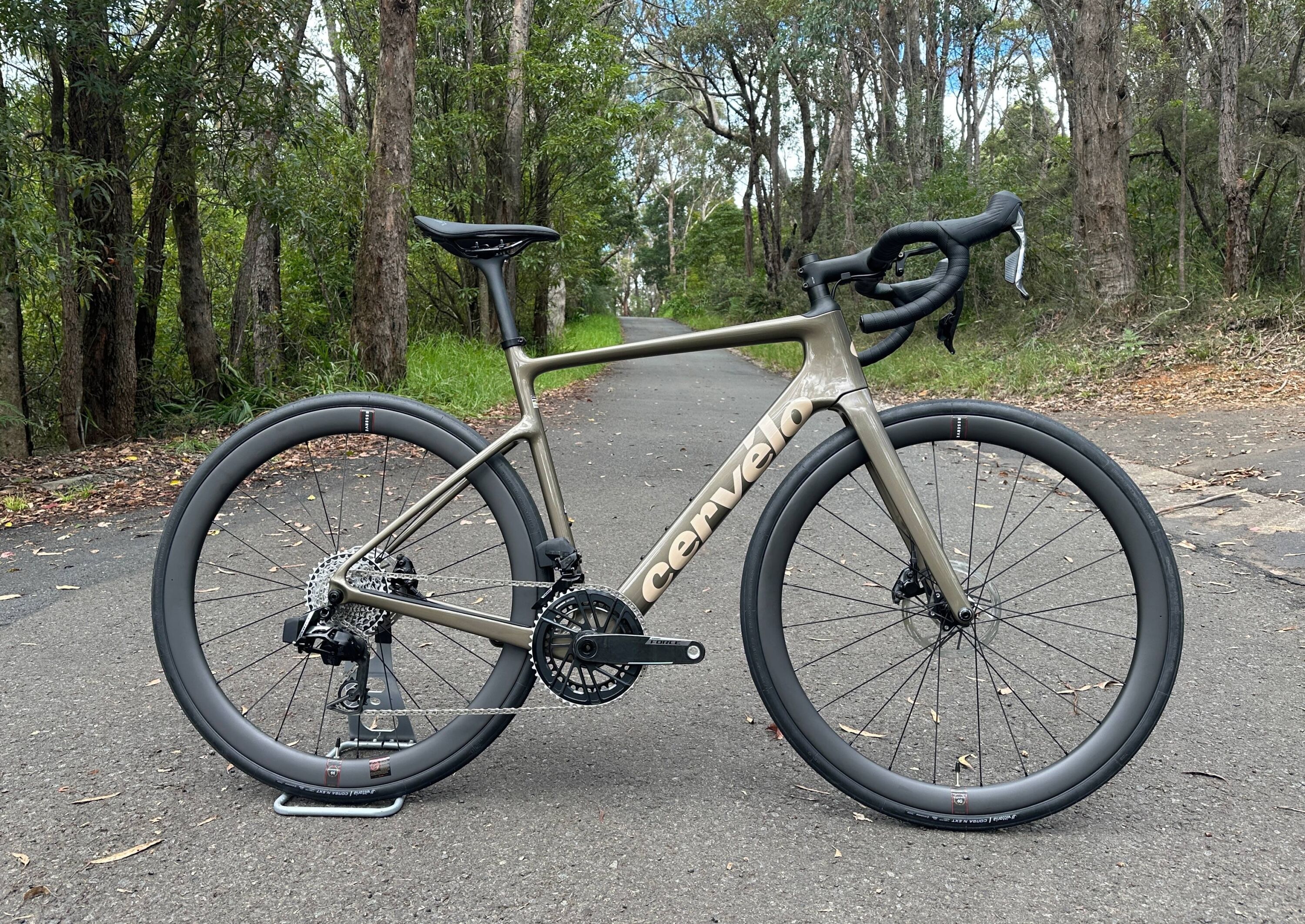 This New E‑Bike Motor Hides an 8‑Speed Gearbox in One Compact Unit