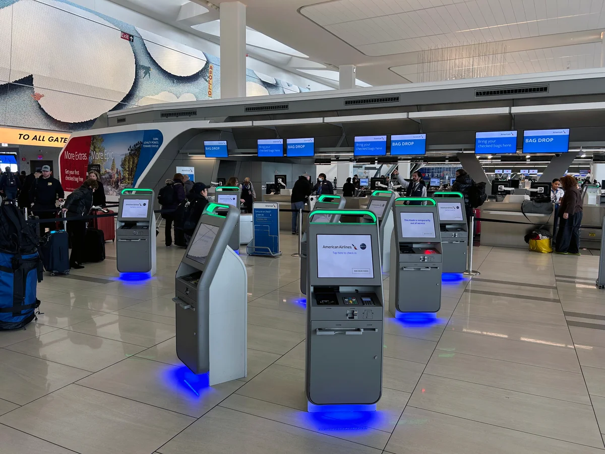 Inside the American Airlines Experience: Seats, Service and Perks Through an AvGeek Lens