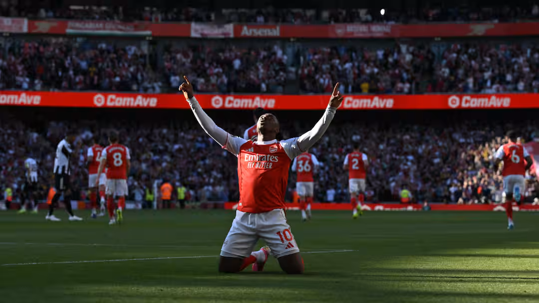 Arsenal Back on Top Again: Injuries, Red Cards and a Tortuous Premier League Run-In