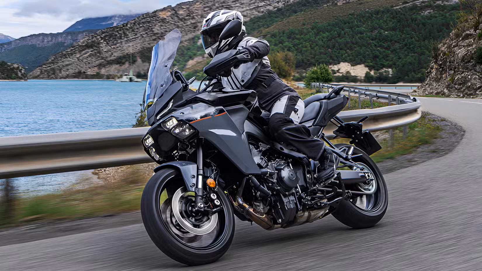 Sport‑Touring Sweet Spot: How Mid‑Size Bikes Are Mixing Big‑Bike Comfort With Everyday Rideability
