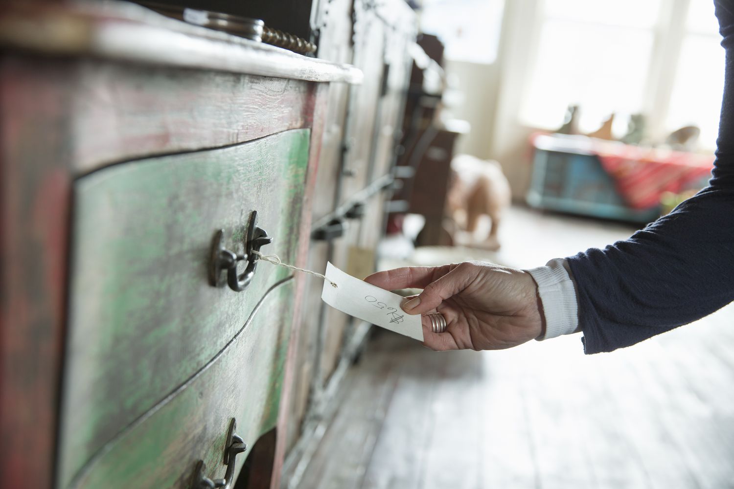 9 Clothing Labels You Should Never Leave Behind on the Thrift Rack
