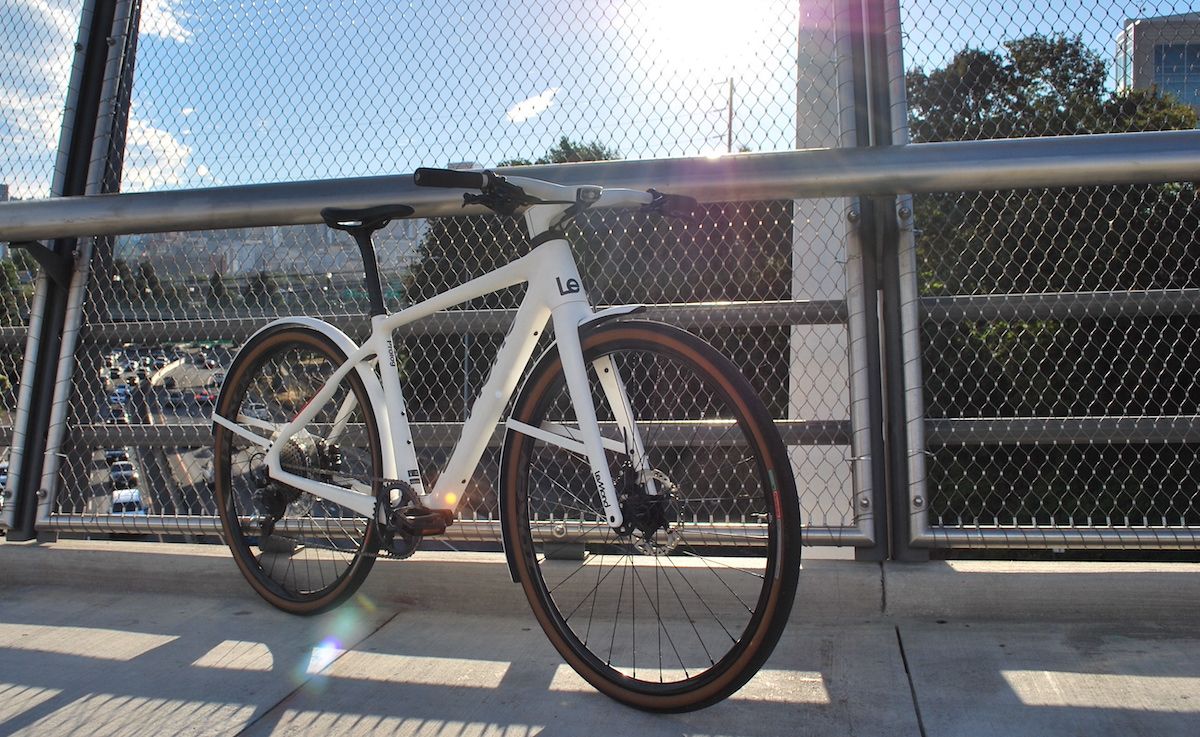 Hybrid vs E‑Bike for Everyday Rides: How Women Should Choose Their Next Casual City Bike