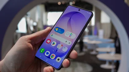 Hate Huge Bricks? The Best Small Phones to Buy in 2026 (And Where Malaysians Can Actually Get Them)