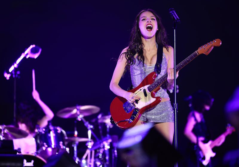 Which Taylor Swift Hits Should American Idol’s Top 7 Tackle Next — And Why It Could Make or Break Their Run