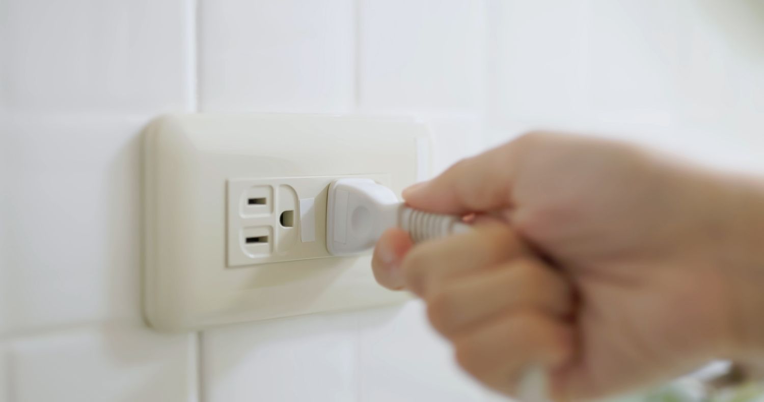 Your Home Coffee Corner Is Wasting Power (and Maybe Not Safe): 7 Plug‑In Habits to Fix Now