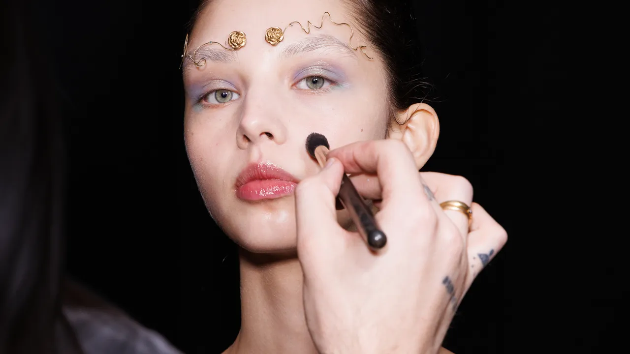 Facial Sculpting Tools That Actually Lift and Define: What Works and What’s Just Hype