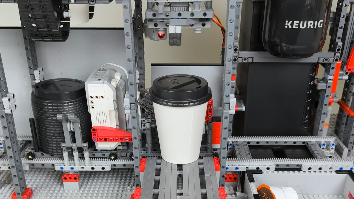 This Creator Built a Fully Automatic Smart Coffee Machine With LEGO and a Capsule Maker – Here’s How It Works