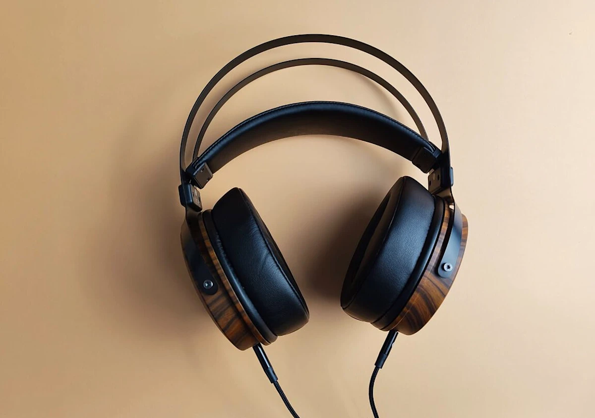 Why Wired Headphones Are Back: How Gen Z Is Rewriting the Rules of Music Listening