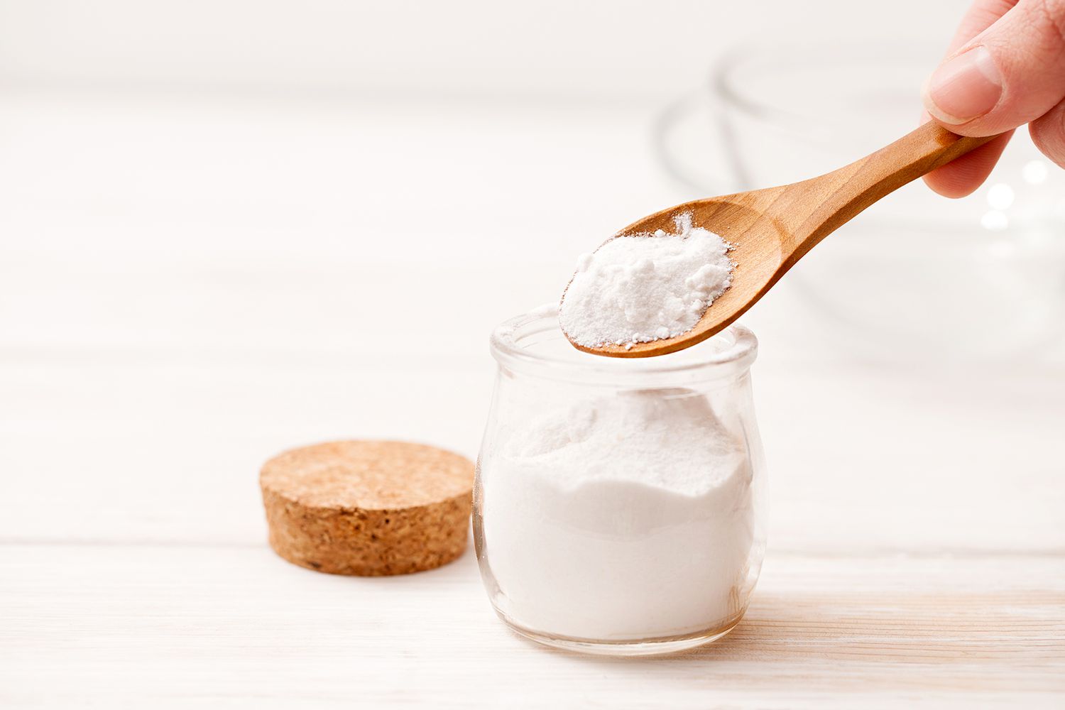 The Baking Soda Deodorizing Guide: How to Actually Beat Fridge and Kitchen Smells