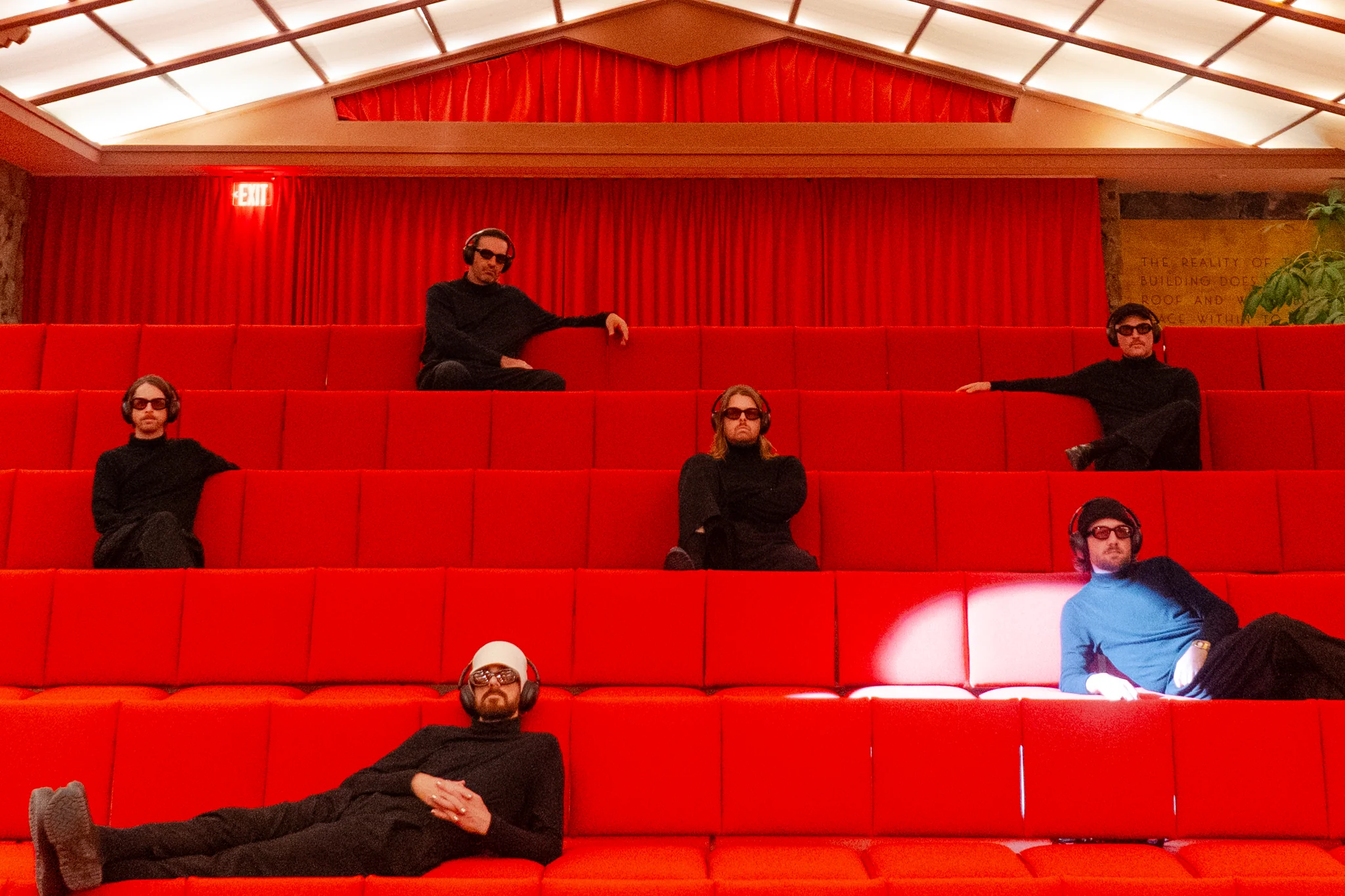 Chill Escapes in Your Headphones: New Groovy Tracks to Soundtrack a Perfect Night In
