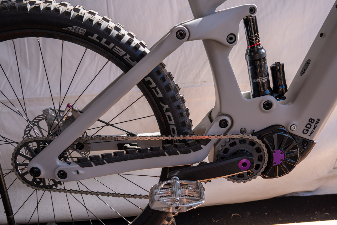 This New E‑Bike Motor Hides an 8‑Speed Gearbox in One Compact Unit
