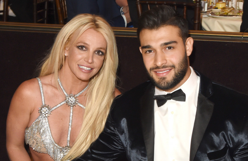 Robbie, Britney and the Reality of Growing Up Pop: How ’90s Icons Still Struggle Under the Spotlight