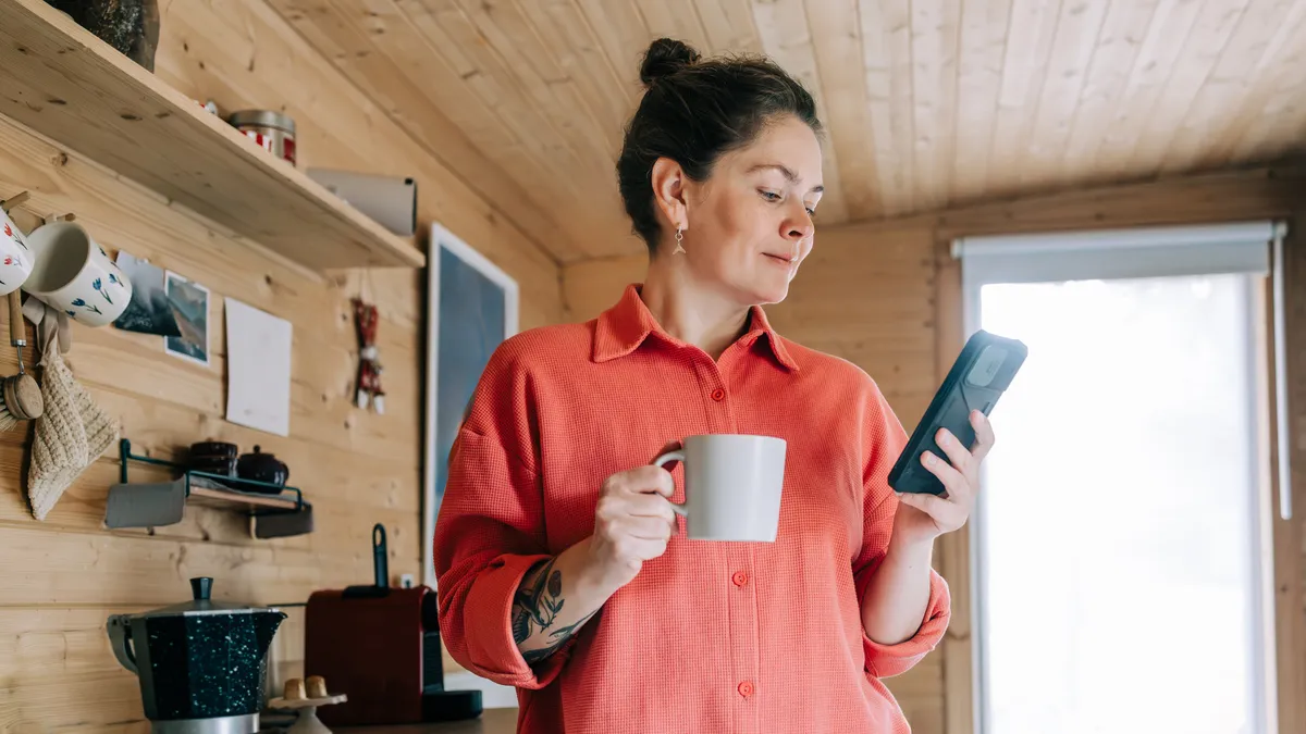 How to Secure an Off‑Grid Home: Smart Cameras and Alarms That Don’t Need Wi‑Fi