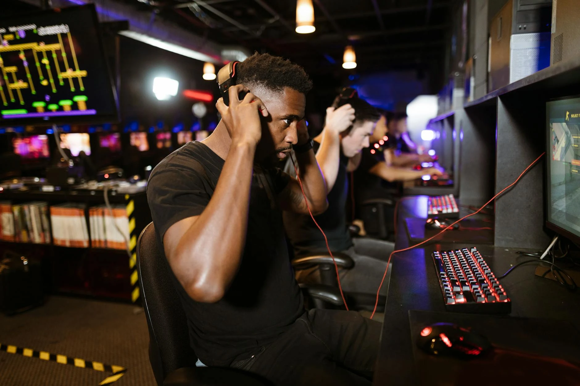 Do RM1,000 Headsets and Mice Really Help You Win on PS5 and Xbox?