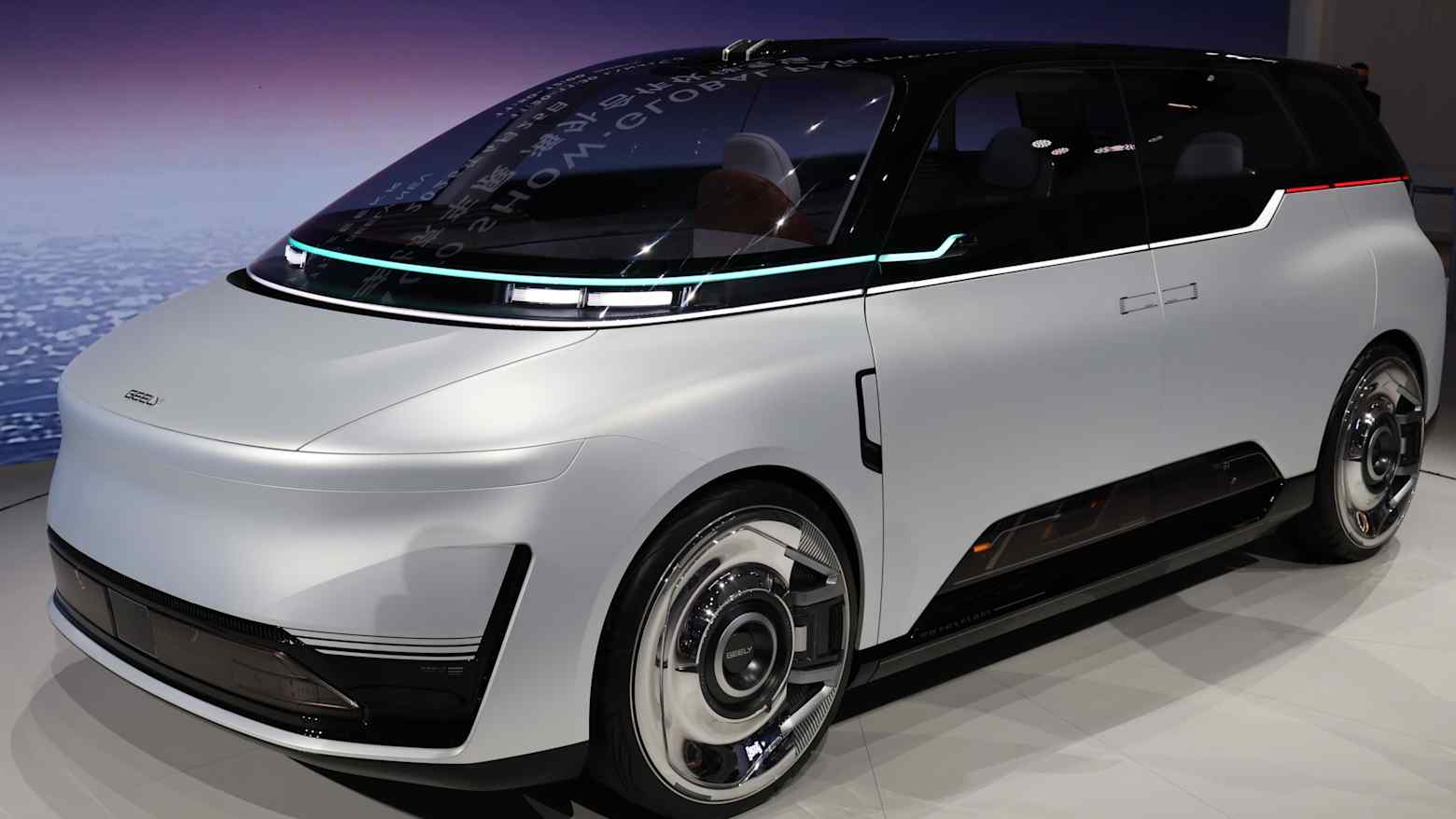 China’s EV Makers vs Tesla: Robotaxis, AI Cars and the Future of Ride‑Hailing in Asia