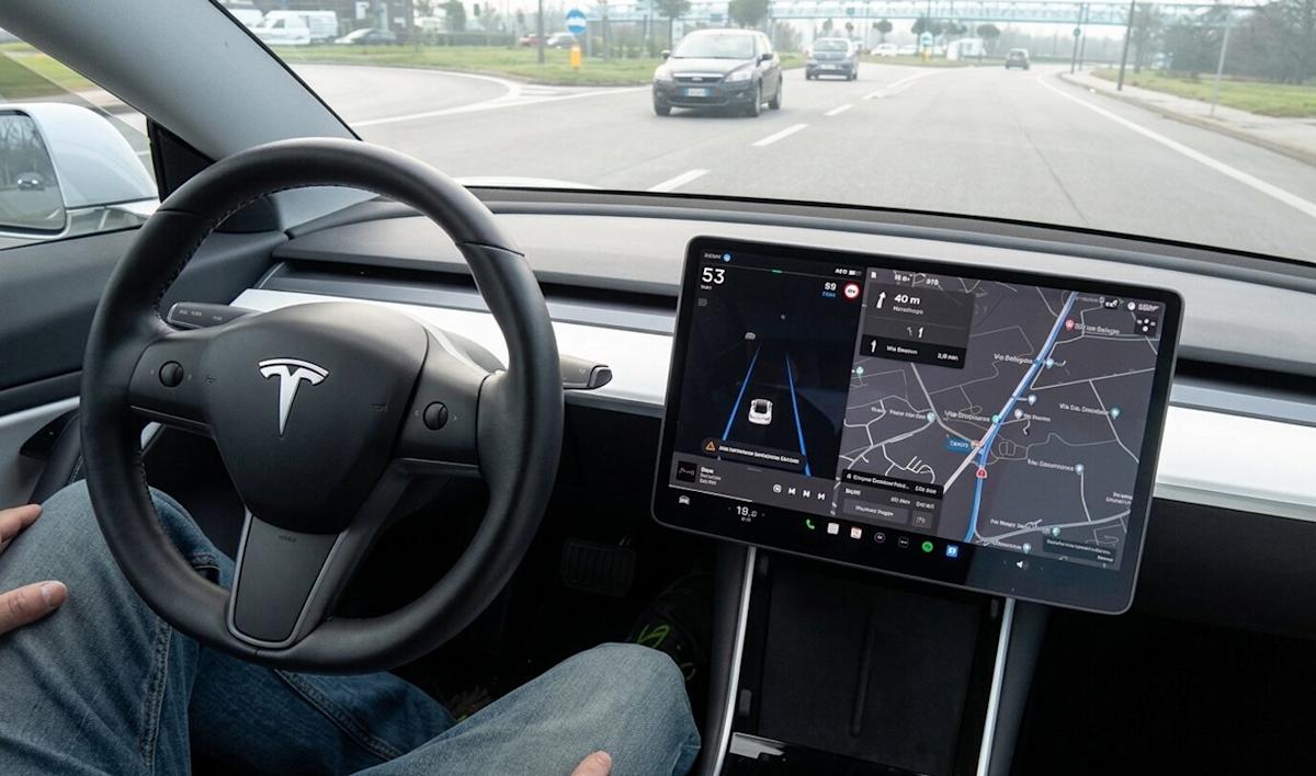 Tesla Is Turning Autopilot Into a Game: What FSD Streaks, Stats and One-Tap Subscriptions Really Mean for Drivers