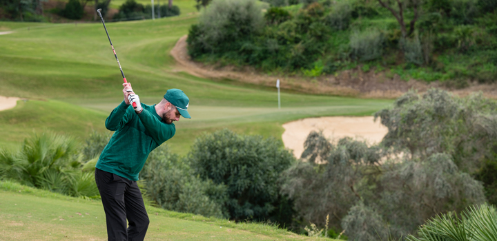 Walk the Course in 2026: The Best Golf Shoes and Push Trolleys for Malaysian Golfers